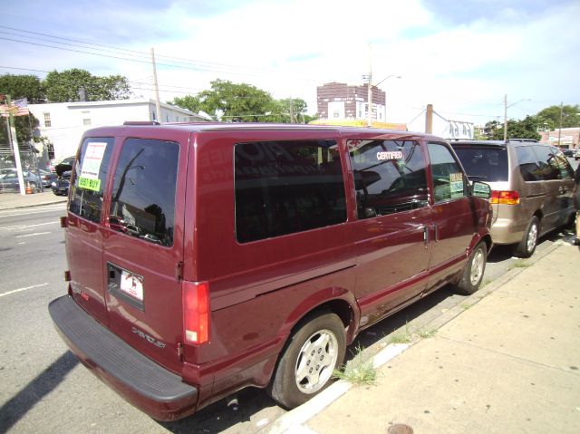 2004 Chevrolet Astro EX - DUAL Power Doors