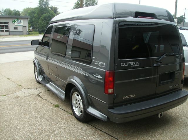 2004 Chevrolet Astro V6 4x4 SUV