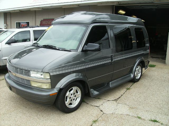 2004 Chevrolet Astro V6 4x4 SUV