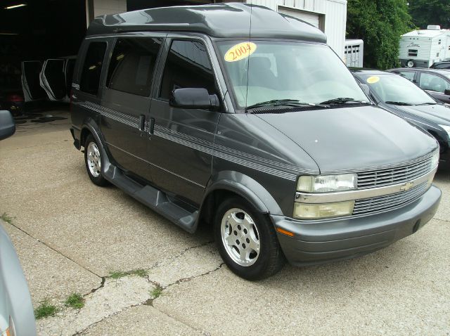 2004 Chevrolet Astro V6 4x4 SUV