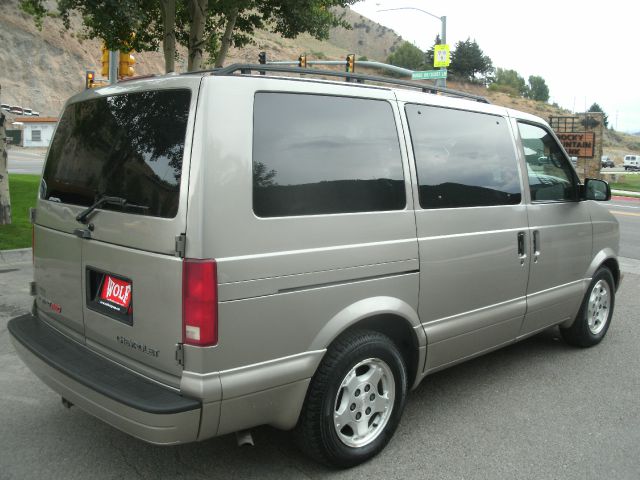 2004 Chevrolet Astro EX - DUAL Power Doors