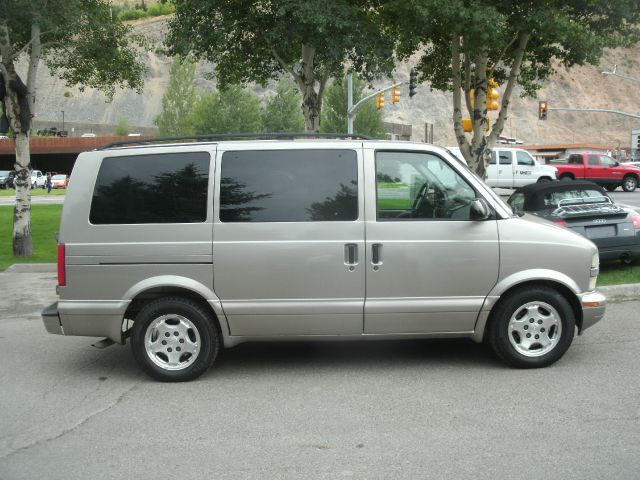 2004 Chevrolet Astro EX - DUAL Power Doors