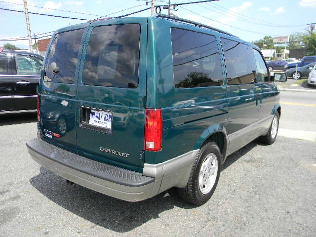 2004 Chevrolet Astro EX - DUAL Power Doors