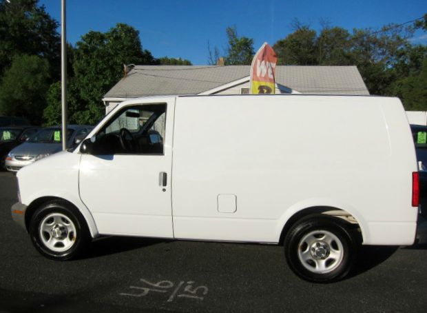 2004 Chevrolet Astro Sport PZEV