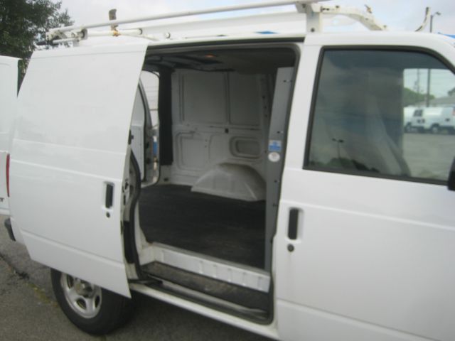 2004 Chevrolet Astro Sport PZEV