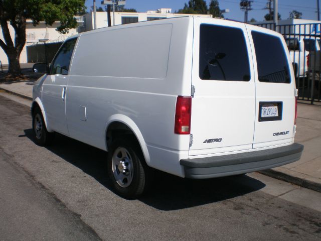 2005 Chevrolet Astro Cargo Lariat 4WD FX4