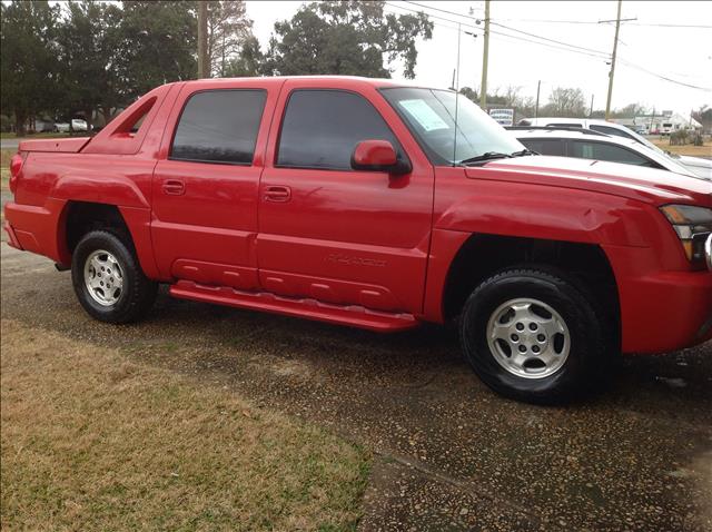 2002 Chevrolet Avalanche C350 4dr Sdn 3.5L Sport RWD Sedan