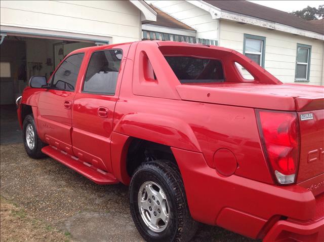 2002 Chevrolet Avalanche C350 4dr Sdn 3.5L Sport RWD Sedan