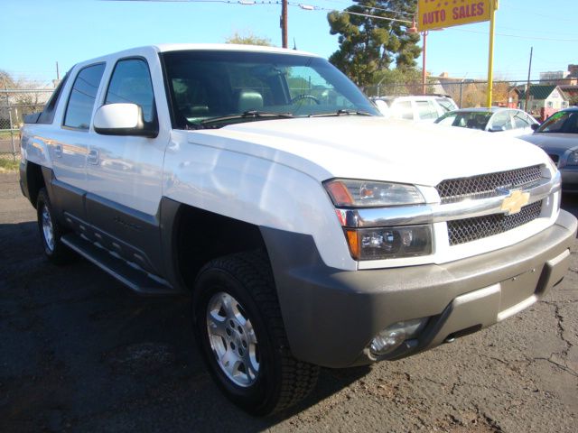 2002 Chevrolet Avalanche C350 4dr Sdn 3.5L Sport RWD Sedan