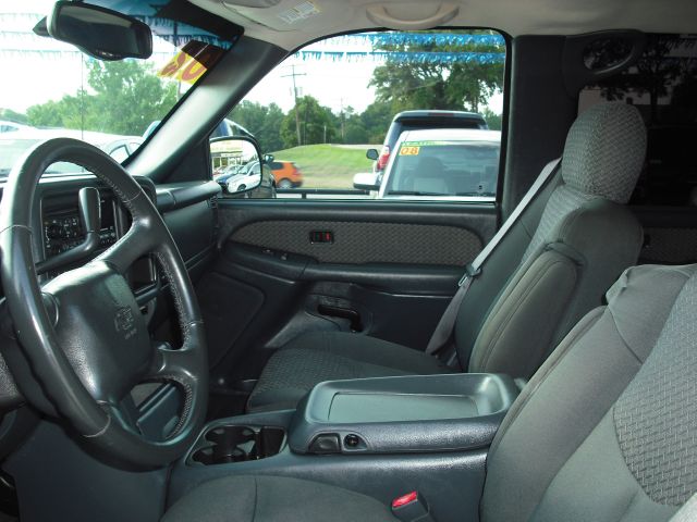2002 Chevrolet Avalanche Unknown