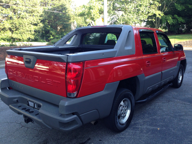 2002 Chevrolet Avalanche C350 4dr Sdn 3.5L Sport RWD Sedan