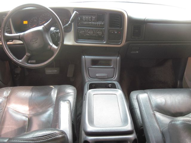 2002 Chevrolet Avalanche C350 4dr Sdn 3.5L Sport RWD Sedan