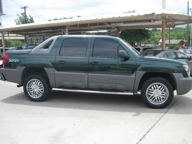 2002 Chevrolet Avalanche C350 4dr Sdn 3.5L Sport RWD Sedan