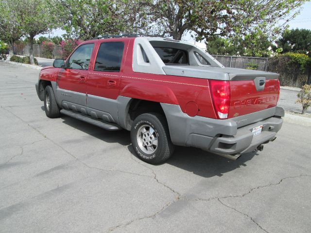 2002 Chevrolet Avalanche 4dr 2.9L Twin Turbo AWD W/3rd Row