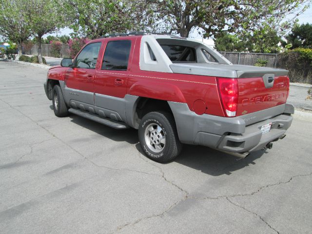 2002 Chevrolet Avalanche 4dr 2.9L Twin Turbo AWD W/3rd Row