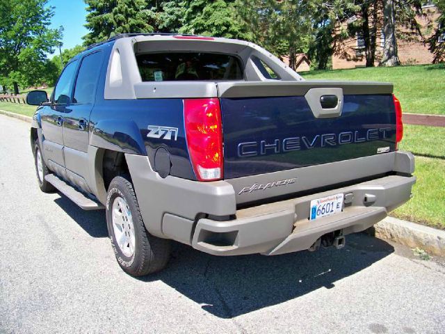 2002 Chevrolet Avalanche C350 4dr Sdn 3.5L Sport RWD Sedan