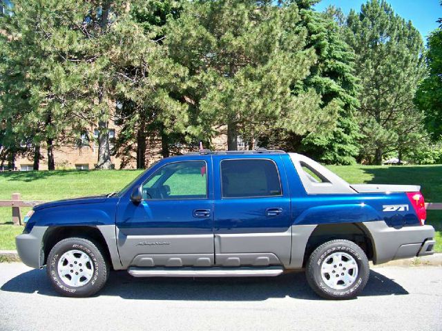 2002 Chevrolet Avalanche C350 4dr Sdn 3.5L Sport RWD Sedan