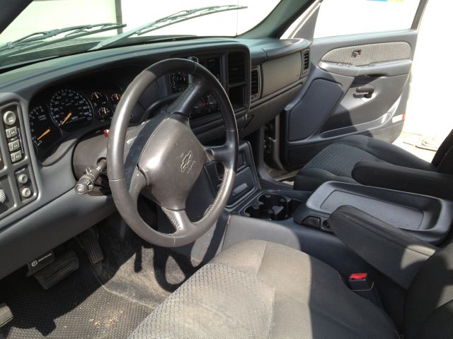 2002 Chevrolet Avalanche C350 4dr Sdn 3.5L Sport RWD Sedan