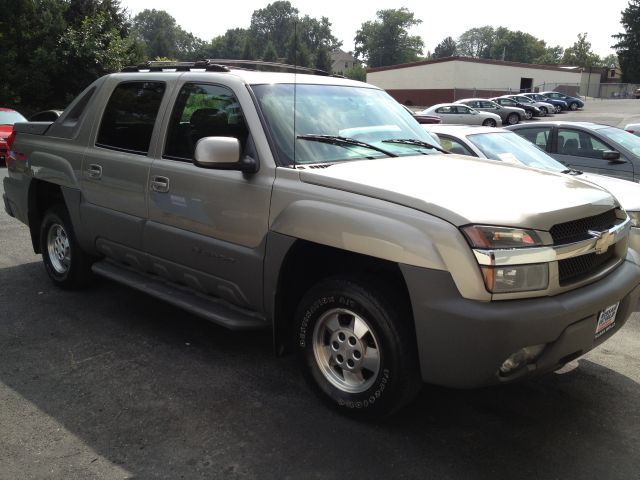 2002 Chevrolet Avalanche C350 4dr Sdn 3.5L Sport RWD Sedan
