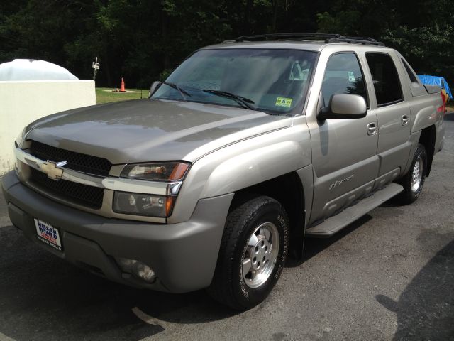 2002 Chevrolet Avalanche C350 4dr Sdn 3.5L Sport RWD Sedan