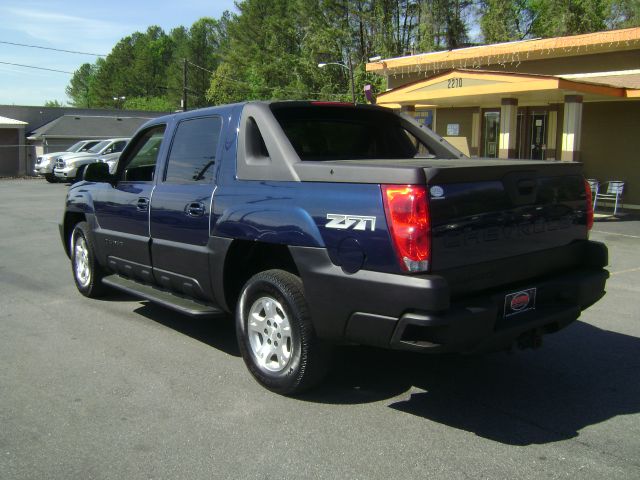 2002 Chevrolet Avalanche C350 4dr Sdn 3.5L Sport RWD Sedan
