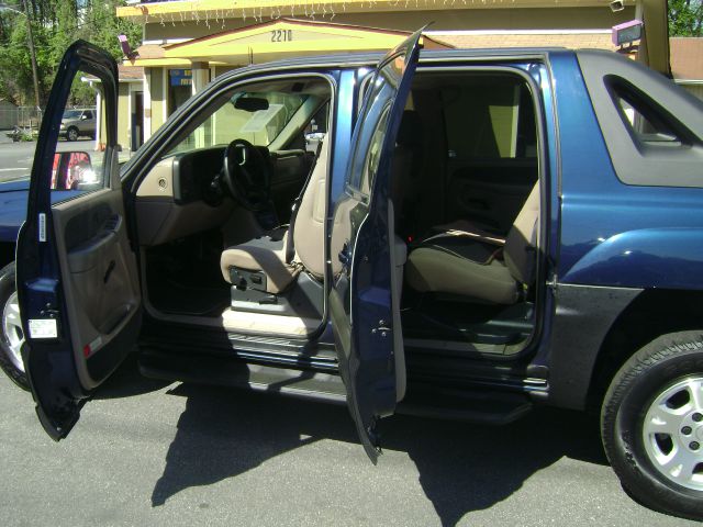 2002 Chevrolet Avalanche C350 4dr Sdn 3.5L Sport RWD Sedan