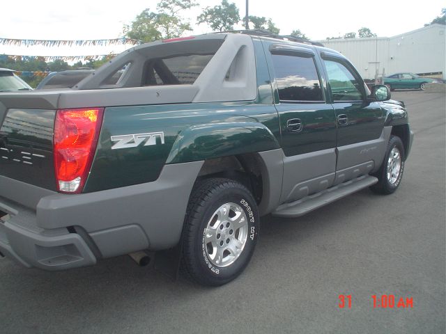 2002 Chevrolet Avalanche C350 4dr Sdn 3.5L Sport RWD Sedan
