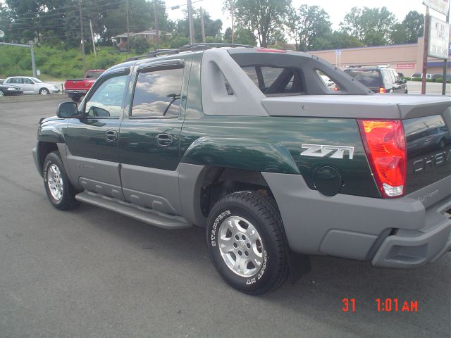 2002 Chevrolet Avalanche C350 4dr Sdn 3.5L Sport RWD Sedan