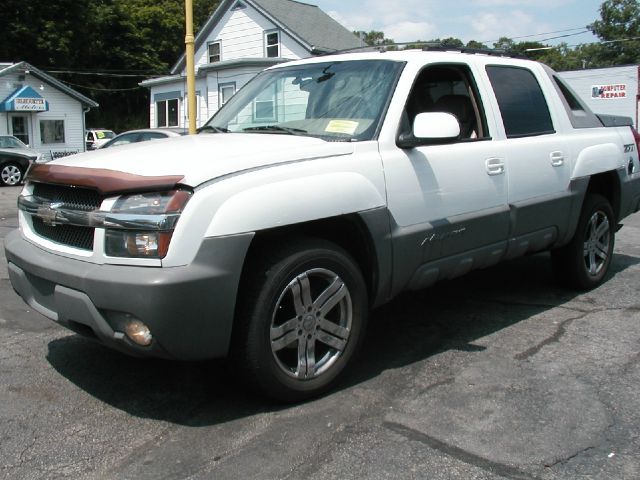 2002 Chevrolet Avalanche C350 4dr Sdn 3.5L Sport RWD Sedan