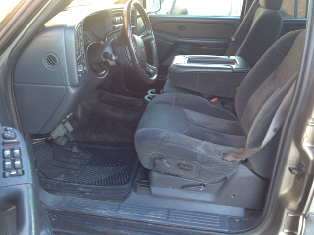 2002 Chevrolet Avalanche C350 4dr Sdn 3.5L Sport RWD Sedan