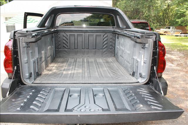 2002 Chevrolet Avalanche Unknown