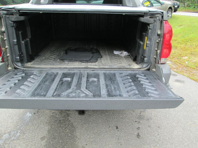 2002 Chevrolet Avalanche C350 4dr Sdn 3.5L Sport RWD Sedan