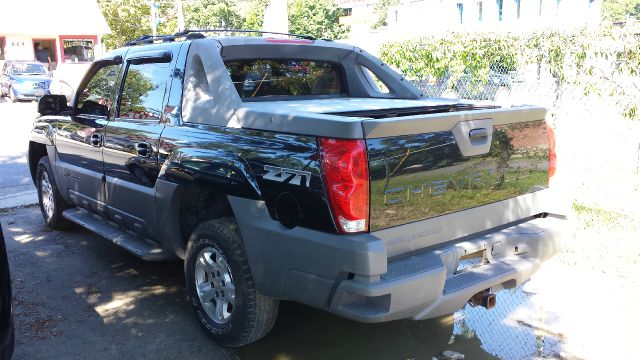 2002 Chevrolet Avalanche C350 4dr Sdn 3.5L Sport RWD Sedan