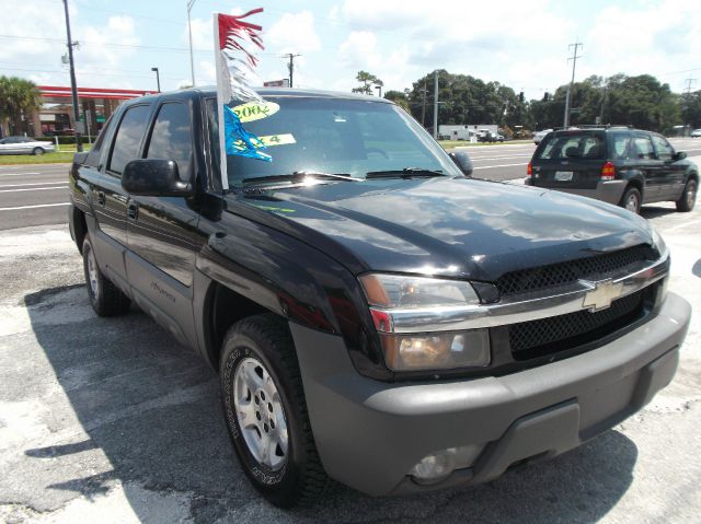 2002 Chevrolet Avalanche C350 4dr Sdn 3.5L Sport RWD Sedan
