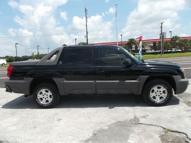 2002 Chevrolet Avalanche C350 4dr Sdn 3.5L Sport RWD Sedan