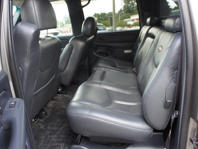 2002 Chevrolet Avalanche Unknown