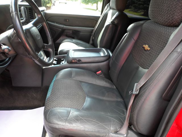 2002 Chevrolet Avalanche C350 4dr Sdn 3.5L Sport RWD Sedan