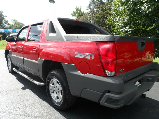 2002 Chevrolet Avalanche C350 4dr Sdn 3.5L Sport RWD Sedan