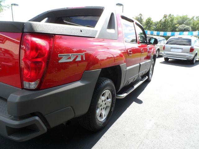 2002 Chevrolet Avalanche C350 4dr Sdn 3.5L Sport RWD Sedan