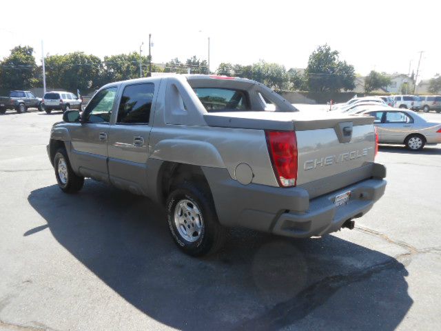 2002 Chevrolet Avalanche C350 4dr Sdn 3.5L Sport RWD Sedan