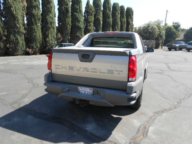 2002 Chevrolet Avalanche C350 4dr Sdn 3.5L Sport RWD Sedan