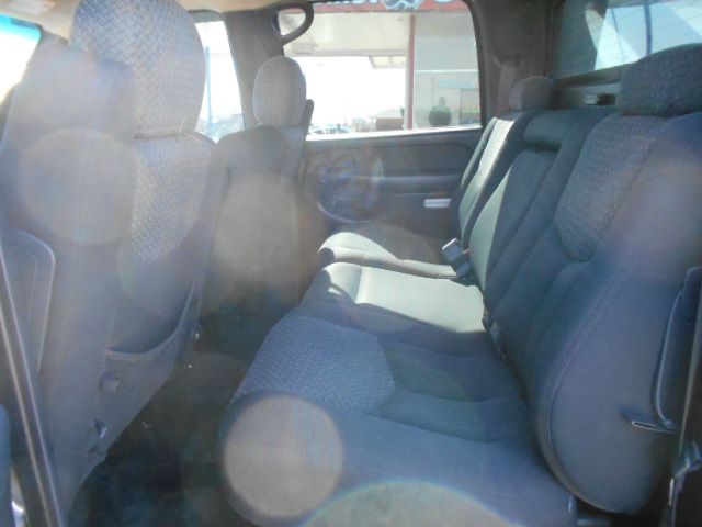 2002 Chevrolet Avalanche C350 4dr Sdn 3.5L Sport RWD Sedan