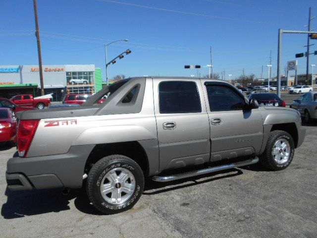 2002 Chevrolet Avalanche C350 4dr Sdn 3.5L Sport RWD Sedan