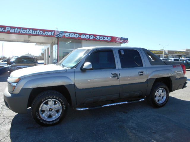 2002 Chevrolet Avalanche C350 4dr Sdn 3.5L Sport RWD Sedan