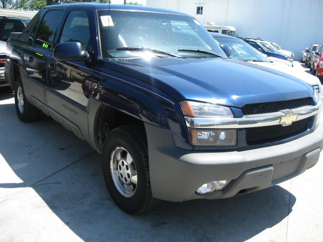 2002 Chevrolet Avalanche C350 4dr Sdn 3.5L Sport RWD Sedan