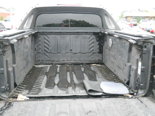 2002 Chevrolet Avalanche C350 4dr Sdn 3.5L Sport RWD Sedan