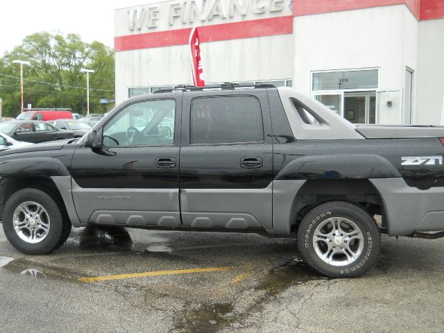 2002 Chevrolet Avalanche C350 4dr Sdn 3.5L Sport RWD Sedan
