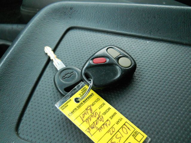 2002 Chevrolet Avalanche C350 4dr Sdn 3.5L Sport RWD Sedan