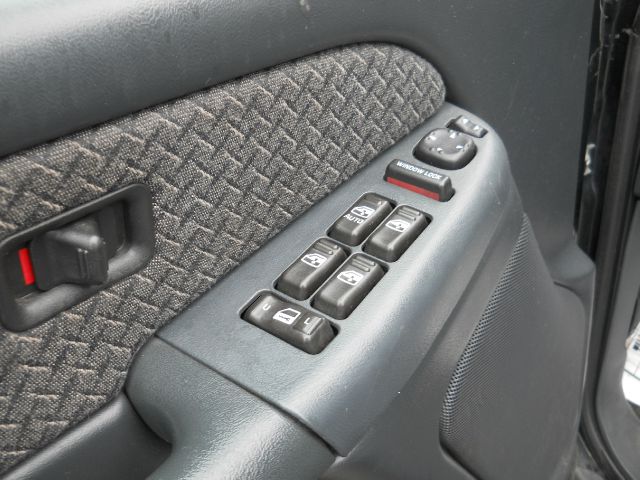 2002 Chevrolet Avalanche C350 4dr Sdn 3.5L Sport RWD Sedan