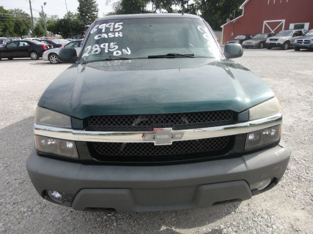 2002 Chevrolet Avalanche C350 4dr Sdn 3.5L Sport RWD Sedan
